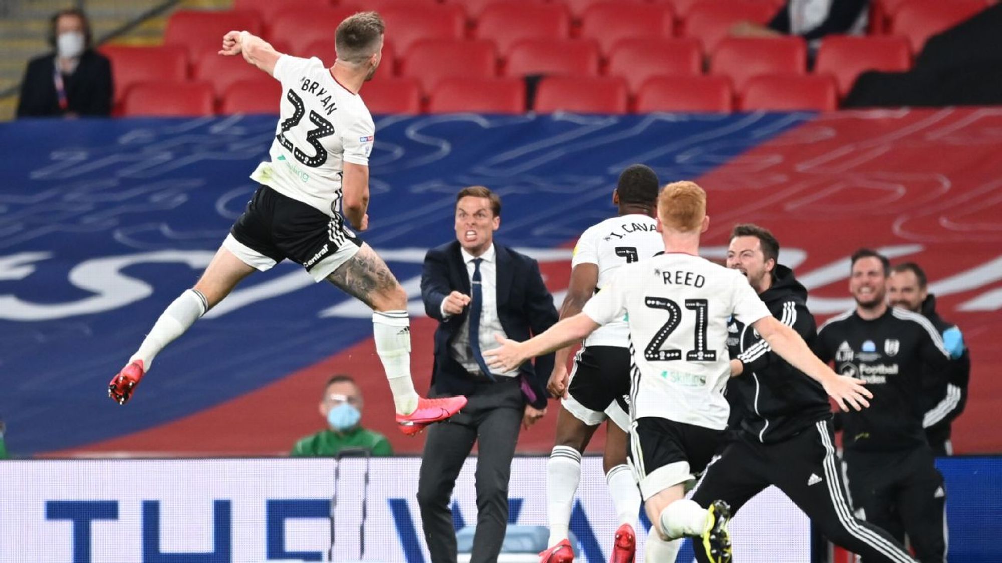 尤其是他在 尤其是他在